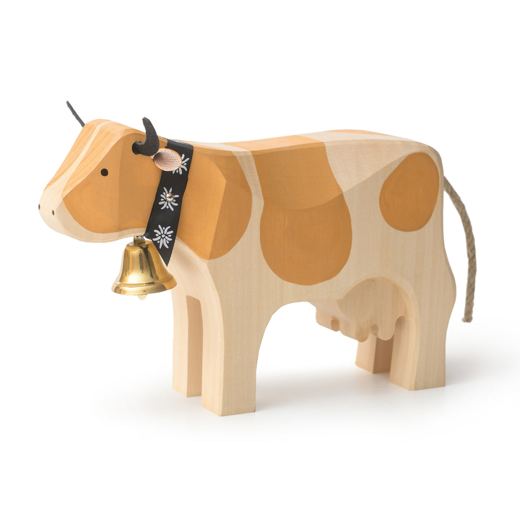 Kuh 4 stehend Simmentaler