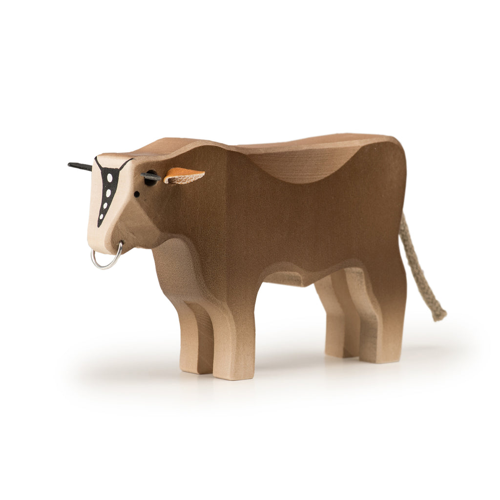Stier gross Braunvieh