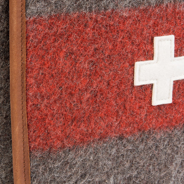Schultertasche aus Original Schweizer Armeedecken WD 43